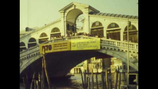 ヴェネツィア イタリア1978年8月22日 ヴェネツィアのリアルト橋70年代 — ストック動画