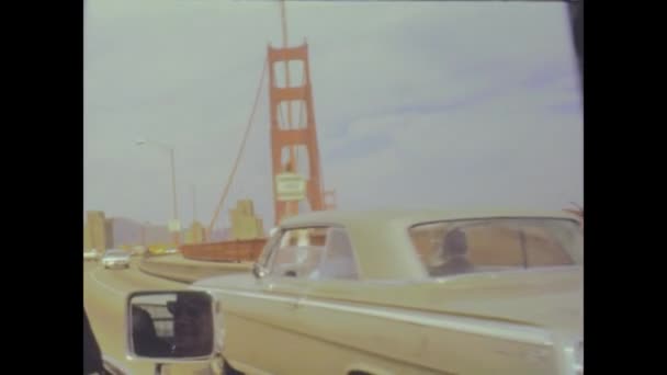 サンフランシスコ アメリカ1972年10月 70年代のゴールデンゲートブリッジビュー — ストック動画