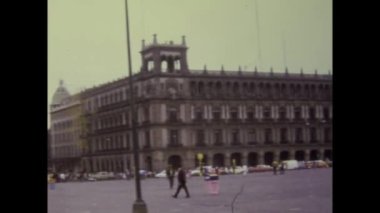 MEXICO CITY, MEXICO EKİM 1974: 70 'lerde Mexico City sokak manzarası