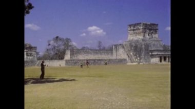 CHICHEN ITZA, MEXICO Ekim 1978: 70 'lerde Chichen Itza sitesi