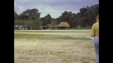 TİKAL, Guatemala Ekim 1978: 70 'lerde Guatemala Ormanı turistleri