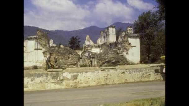 Antigua Guatemala October 1978 70年代圣克拉拉教堂的废墟 — 图库视频影像