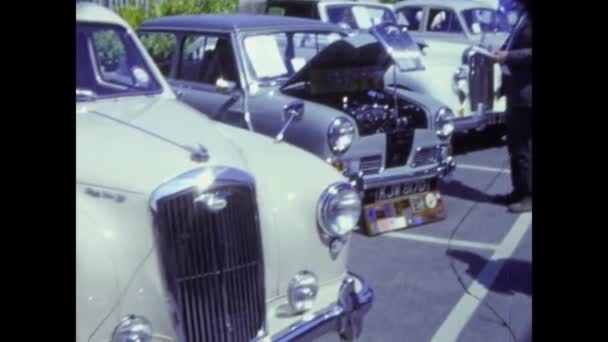 イギリス ロンドン1987年5月 80年代クラシックカー展 — ストック動画
