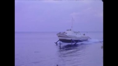 Ischia, İtalya Haziran 1964: 60 'larda denizde sürat teknesi