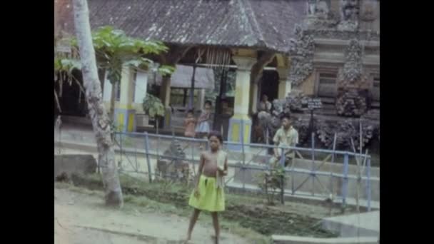 Bali Indonézia 1973 Május Szegény Emberek Bali Utcája Években — Stock videók