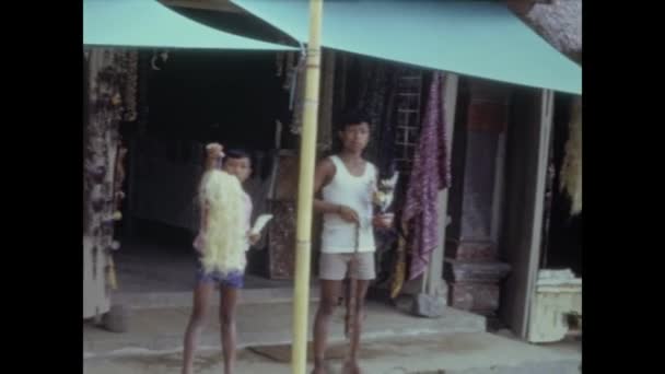 Bali Indonesien Mai 1973 Straßenmarkt Bali Den 70Er Jahren — Stockvideo