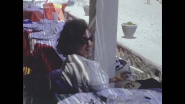 Corfu Greece June 1970 대해변의 아름다운 소녀들 — 비디오