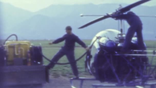 Frosinone Italie Mars 1960 Ravitaillement Scène Hélicoptère Dans Les Années — Video