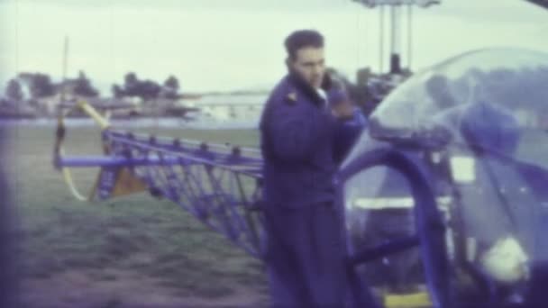 Frosinone Italien März 1960 Überprüfung Des Hubschraubers Vor Dem Flug — Stockvideo