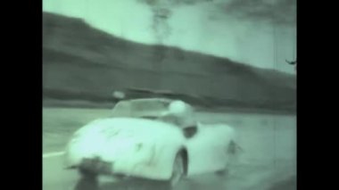 Teramo, İtalya Mayıs 1956: Mille Miglia 50 'lerde İtalya' da tarihi araba yarışı