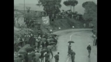 Teramo, İtalya Mayıs 1956: Mille Miglia 50 'lerde İtalya' da tarihi araba yarışı