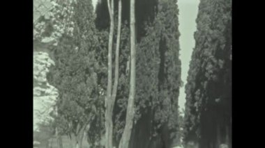 Roma, İtalya 1960: İnsanlar 60 'larda Roma harabelerini ziyaret ettiler