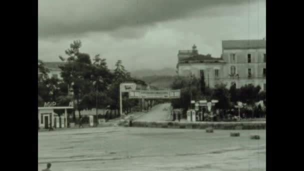 Teramo Italien Mai 1956 Zuschauer Auf Der Tribüne Beim Autorennen — Stockvideo