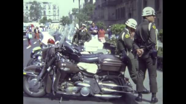 Ciudad México México Mayo 1974 Policías Mexicanos Con Motocicletas Los — Vídeos de Stock