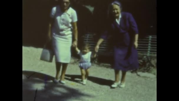 Rome Italie Mai 1960 Souvenirs Famille Petits Enfants Dans Les — Video