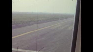 Roma, İtalya 1972 yürüyüşü: Alitalia 70 'lerde havalimanında uçuyor