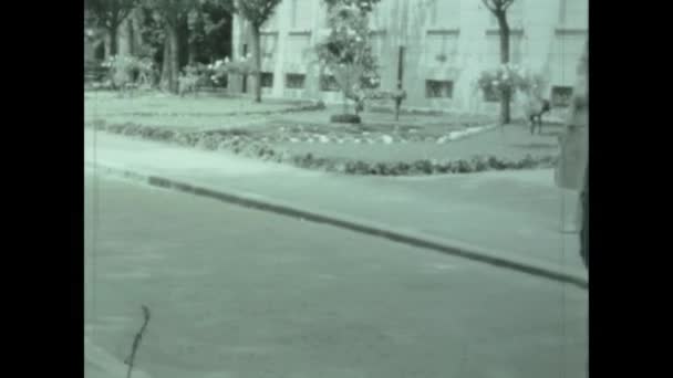 Венеция Италия Май 1959 Люди Прогуливаются Городу Годы — стоковое видео