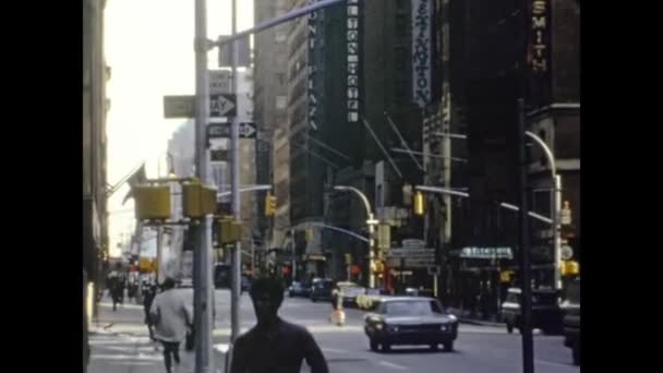 Νέα Υόρκη Ηνωμένες Πολιτείες Μάρτιος 1972 Νέα Υόρκη Άποψη Δρόμου — Αρχείο Βίντεο