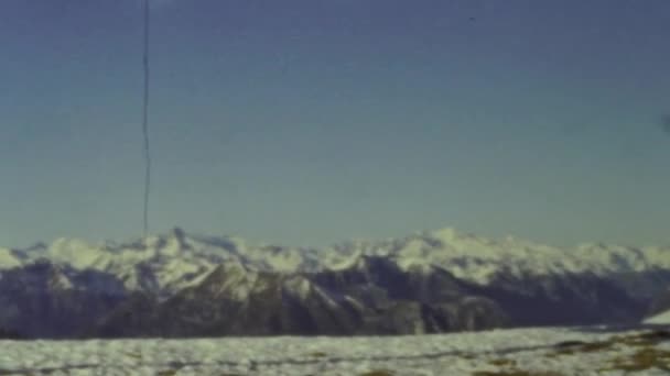 Vallelunga Itália Maio 1964 Alpes Estância Esqui Pessoas Década — Vídeo de Stock