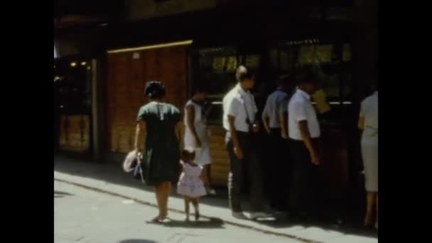 フィレンツェ イタリア1964年5月 60年代のフィレンツェの観光客 — ストック動画