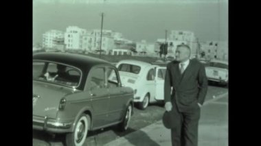 Roma, İtalya 1964: 60 'larda İtalya' da trafik sahnesi