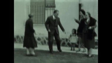 Roma, İtalya 1964: 60 'larda aile anıları sokak sahnesi