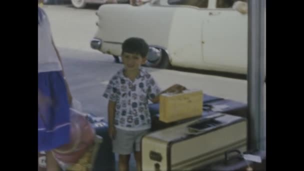 Rome Italie Mai 1960 Départ Des Bagages Familiaux Dans Les — Video