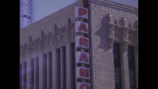 Лос Анджелес Сполучені Штати Америки 1974 Зовнішній Вигляд Кінотеатру Парамаунт — стокове відео