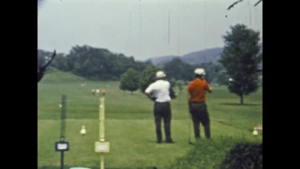 1964年美国洛杉矶 60年代的高尔夫比赛 — 图库视频影像