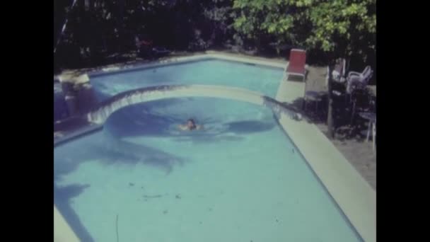 墨西哥城 墨西哥 1973年 70年代的墨西哥酒店游泳池 — 图库视频影像