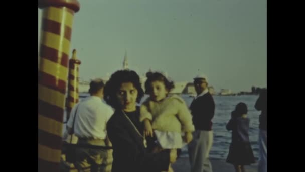 Veneza Itália Maio 1964 Turistas Felizes Veneza Década — Vídeo de Stock