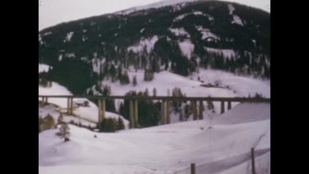 Innsbruck Austria March 1976 Alps White Panorama 70S — Stockvideo