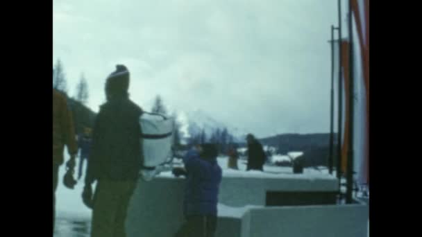 Innsbruck Austria March 1976 Winter Thermal Pool Scene 70S — Stock Video