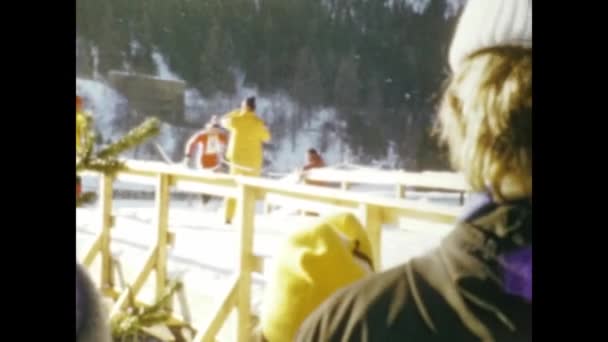 オーストリア インスブルック1976年3月 70年代のオリンピックスキーレース — ストック動画