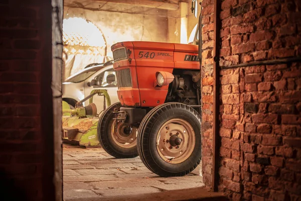 Rovigo Italy June 2022 Tractor Farm Shed — Stock Photo, Image