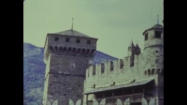Roma, İtalya 1964 'te olabilir: 60' larda ortaçağ kale manzarası