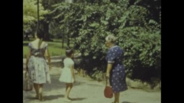 San Marino, İtalya 1964: 60 'larda halk parkındaki insanlar