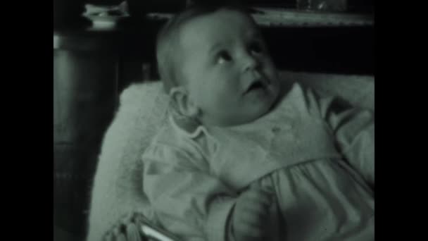Roma Italia Junio 1964 Bebé Con Escena Chupete Blanco Negro — Vídeos de Stock