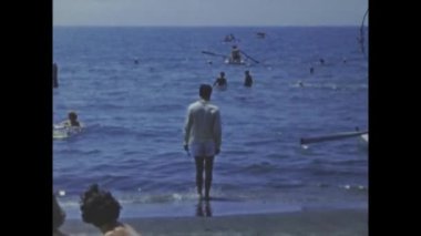 Roma, İtalya Haziran 1959: 50 'lerde deniz tatil sahnesi