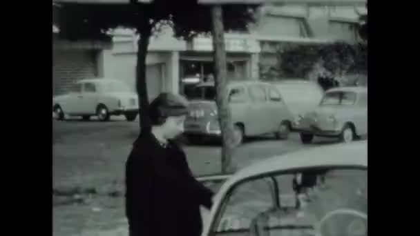 Roma Italia Mayo 1958 Personas Con Fiat 600 Los Años — Vídeos de Stock