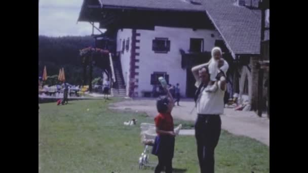 Dolomiter Italien Juni 1964 Familj Minnen Semester Berg Talet — Stockvideo