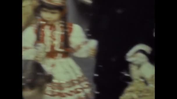 Roma Italia Maggio 1964 Bambini Vestiti Carnevale Negli Anni — Video Stock