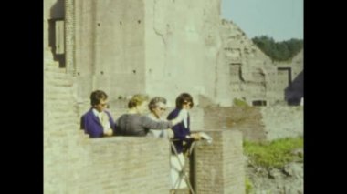 Roma, İtalya 1964 olabilir: 60 'larda turistler Roma' yı ziyaret etti