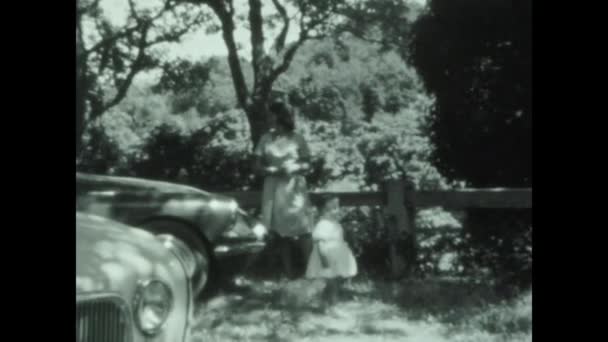 Rome Italy June 1958 Girl Little Girl Countryside Scene 50S — Vídeos de Stock