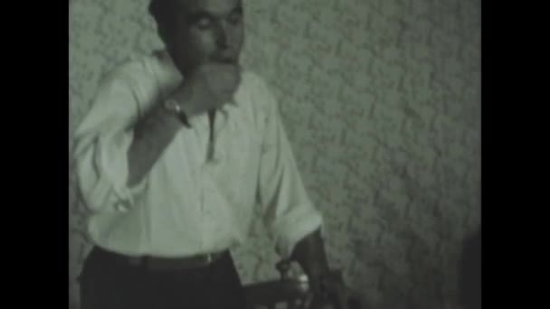 Rom Italien Mai 1960 Kaffee Den 60Er Jahren Hause Mahlen — Stockvideo