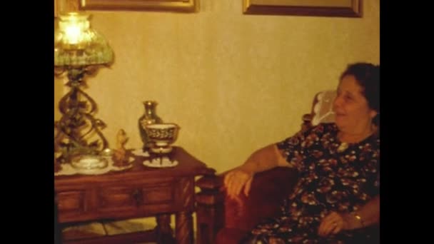 Paestum Italy May 1964 Old Ladies Home Memories 60S — ストック動画