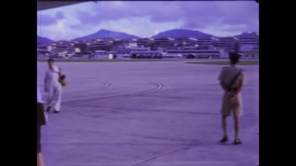 Hong Kong Hong Kong Mayo 1969 Descarga Equipaje Desde Aviones — Vídeos de Stock