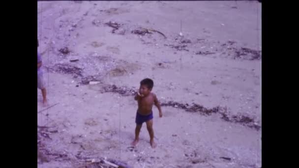 Hong Kong Hong Kong Maggio 1969 Bambini Poveri Chiedono Cibo — Video Stock