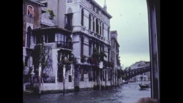 威尼斯 意大利 1982年 威尼斯运河在80年代的宏伟巡航 — 图库视频影像