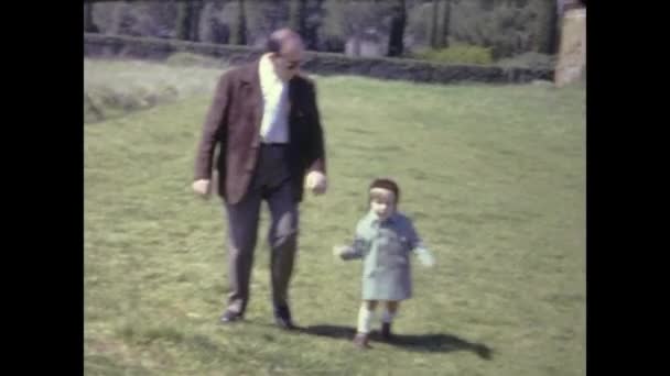 Roma Italia Marzo 1964 Memorie Familiari All Aperto Negli Anni — Video Stock